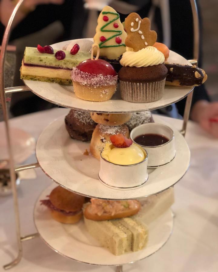 45333749_370442360405271_3646890553427845215_n