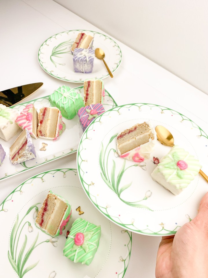 5E7C2D7A-0E84-402E-A194-EF25E99C32B6