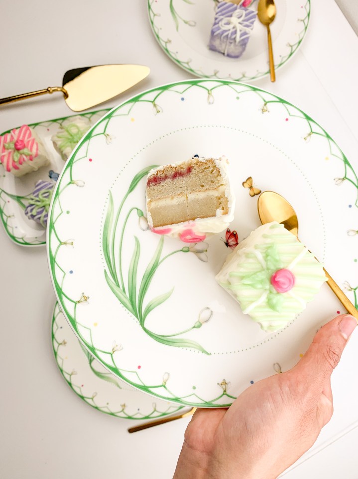 CCEEB439-521C-48D0-802B-0C2DD0E192EA